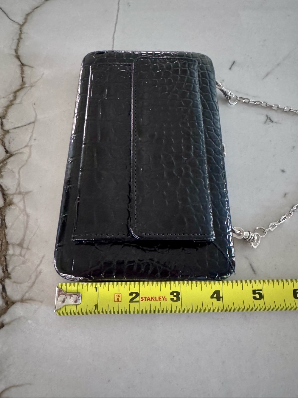 Compact Wallet on a Removable Chain - Picture 8 of 10